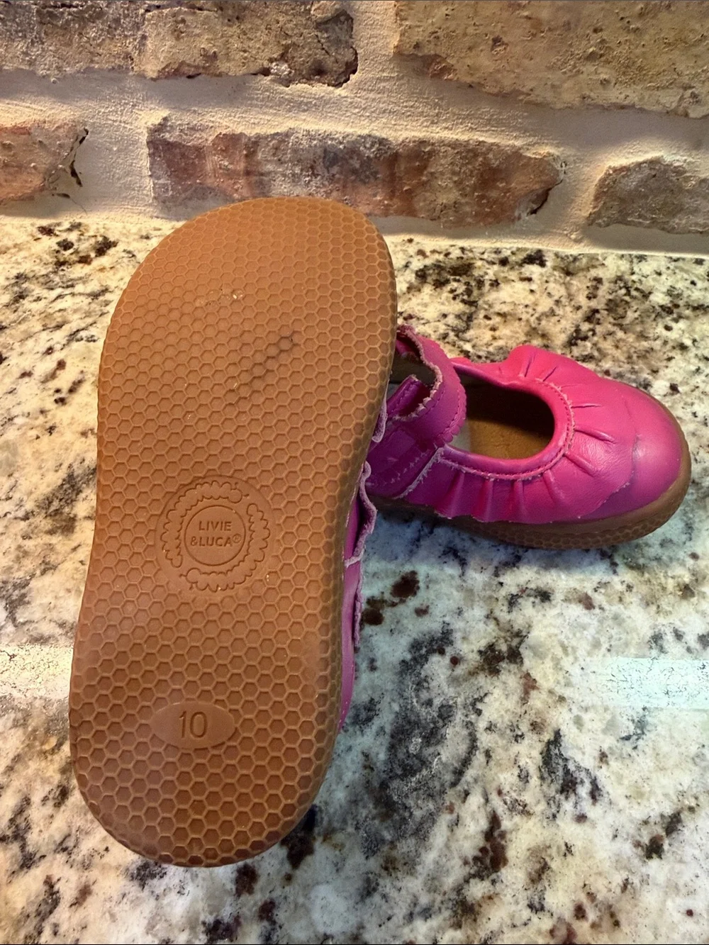 Livie & Luca Hot Pink Girls' Mary Jane Leather Shoes size 10 NWOT